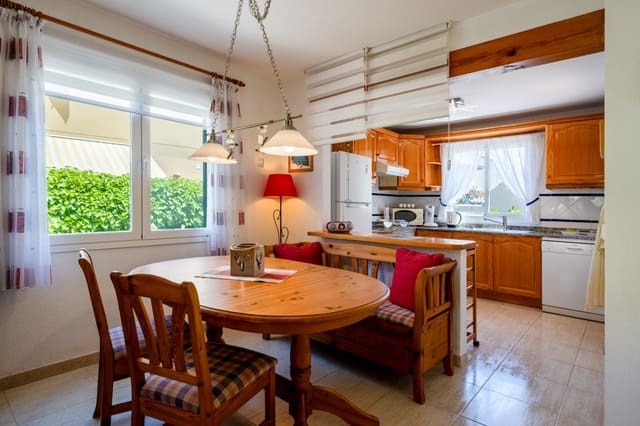 2 soveværelse Byhus til salg i Cala Murada, Manacor med garage - € 348.000 (Ref: 9935713)