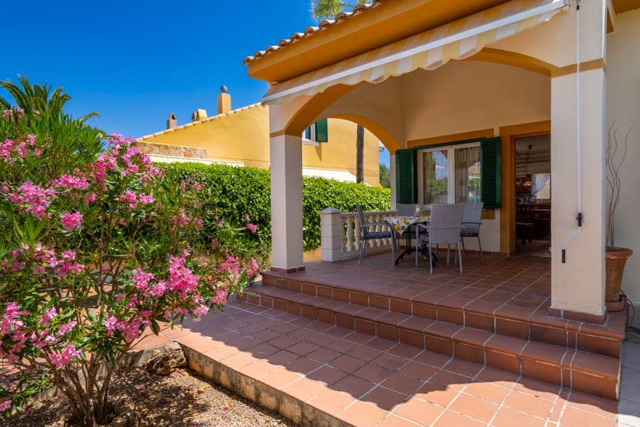 2 bedroom Townhouse for sale in Cala Murada with garage - € 348,000 (Ref: 9935713)