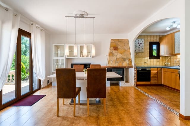 Leilighet til salgs i Cala Murada, Manacor med garasje - € 285 000 (Ref: 9935714)