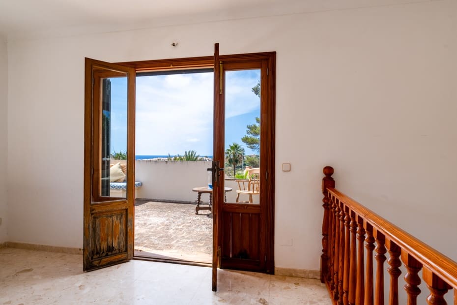 3 bedroom Villa for sale in Cala Murada with pool garage - € 1,250,000 (Ref: 9959313)