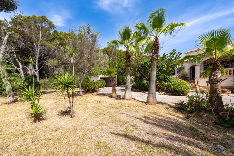 3 bedroom Villa for sale in Cala Murada with pool garage - € 1,250,000 (Ref: 9959313)
