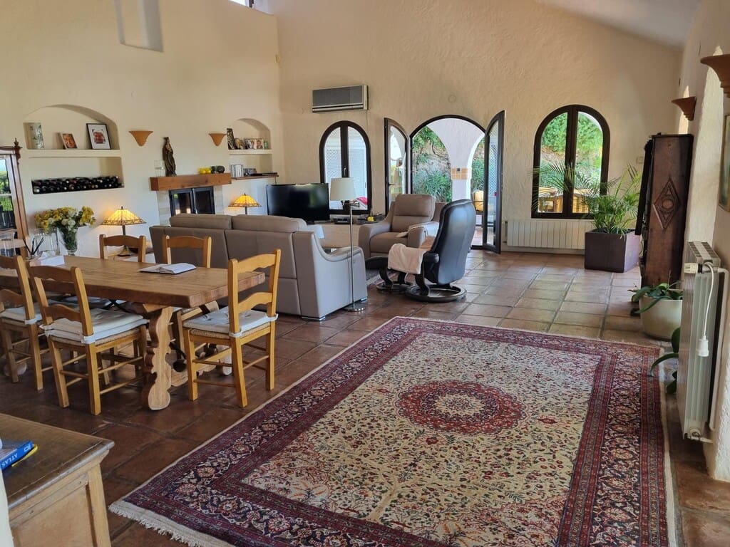 3 bedroom Villa for sale in Mijas with pool - € 1,400,000 (Ref: 10031556)