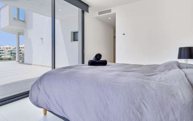 Apartamento de 3 habitaciones en Fuengirola en venta con piscina - 749.995 € (Ref: 8041388)