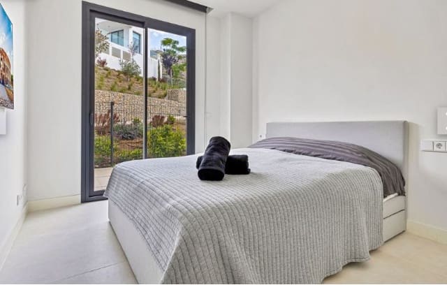 Apartamento de 3 habitaciones en Fuengirola en venta con piscina - 749.995 € (Ref: 8041388)