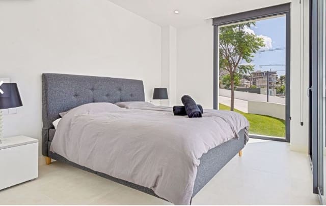 Apartamento de 3 habitaciones en Fuengirola en venta con piscina - 749.995 € (Ref: 8041388)