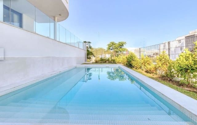 Apartamento de 3 habitaciones en Fuengirola en venta con piscina - 749.995 € (Ref: 8041388)