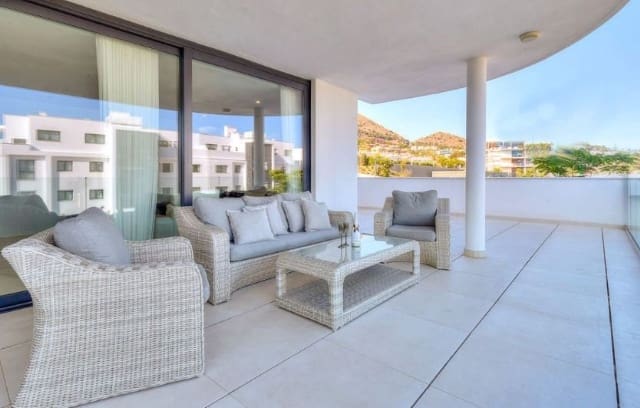 Apartamento de 3 habitaciones en Fuengirola en venta con piscina - 749.995 € (Ref: 8041388)