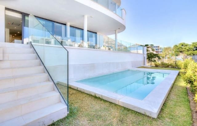 Apartamento de 3 habitaciones en Fuengirola en venta con piscina - 749.995 € (Ref: 8041388)