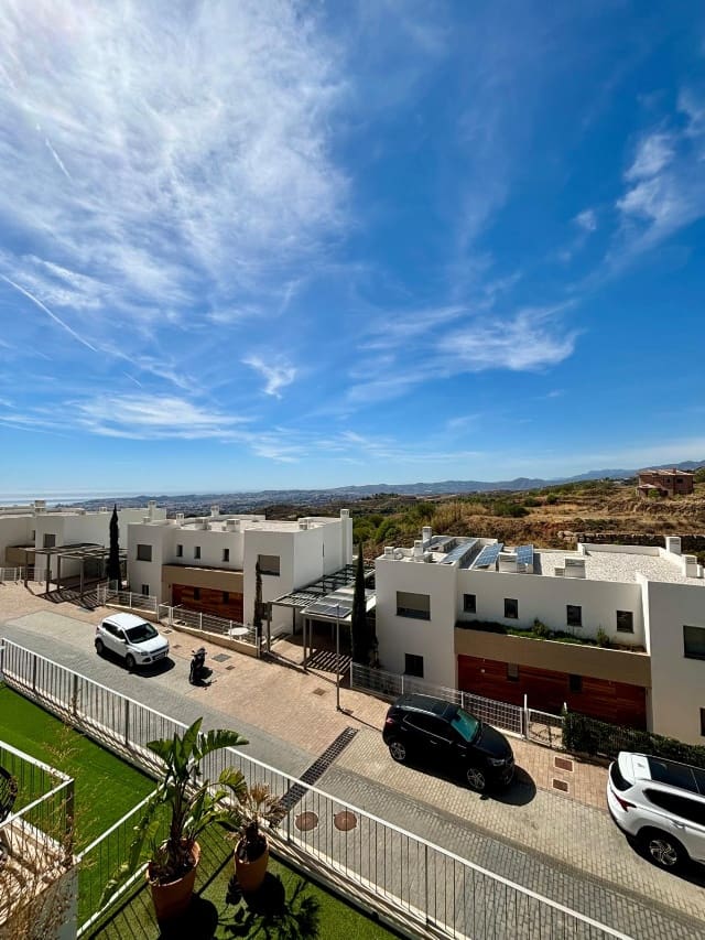 4 Zimmer Doppelhaus zu verkaufen in Mijas mit Pool - 950.000 € (Ref: 8626564)