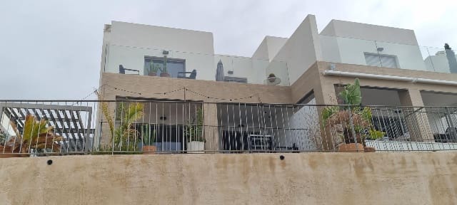 4 sypialnia Dom blizniak na sprzedaż w Mijas z basenem - 950 000 € (Ref: 8626564)