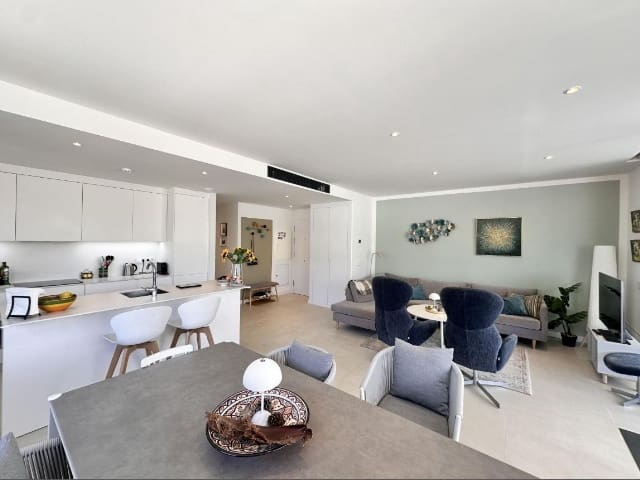 2 Zimmer Apartment zu verkaufen in Fuengirola mit Pool - 560.000 € (Ref: 8703647)