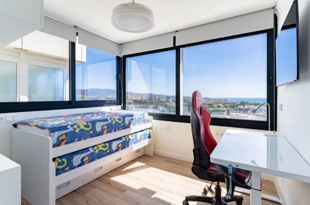 3 Zimmer Apartment zu verkaufen in Marbella mit Pool - 980.000 € (Ref: 8821723)