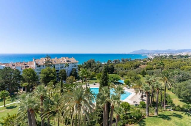 3 bedroom Apartment for sale in Marbella with pool - € 980,000 (Ref: 8821723)