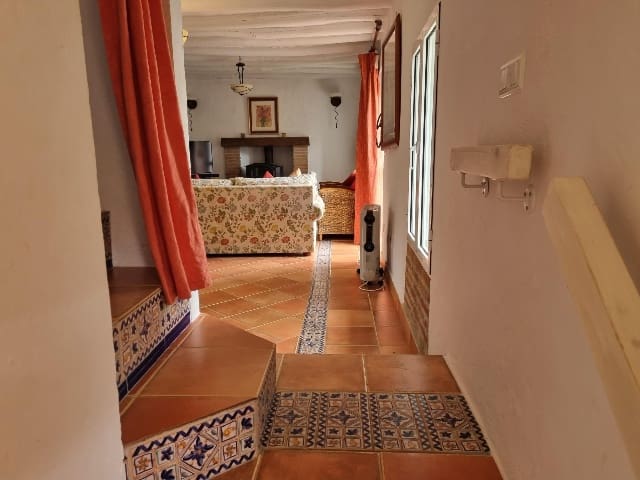 6 soveværelse Finca/Landehus til salg i Antequera med swimmingpool garage - € 545.000 (Ref: 8992026)