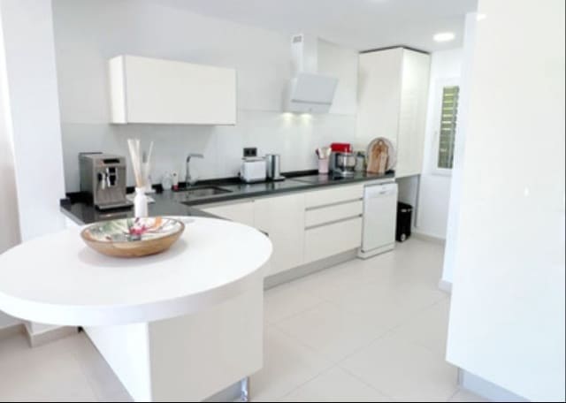 3 soveværelse Byhus til salg i Benalmadena med swimmingpool - € 477.000 (Ref: 9132159)