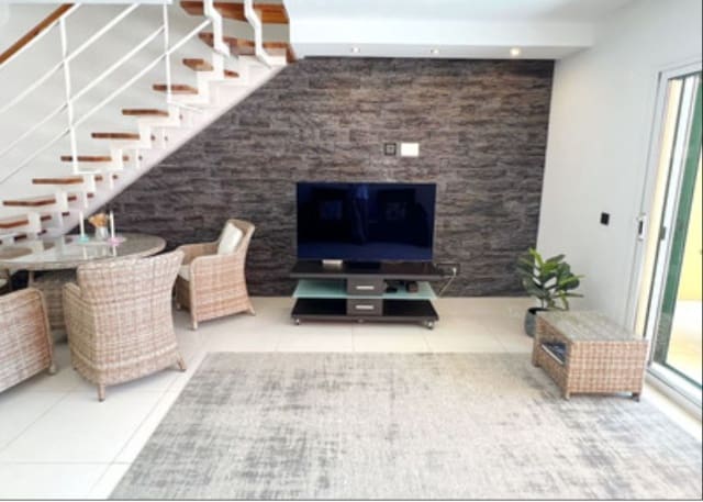 3 soveværelse Byhus til salg i Benalmádena med swimmingpool - € 477.000 (Ref: 9132159)