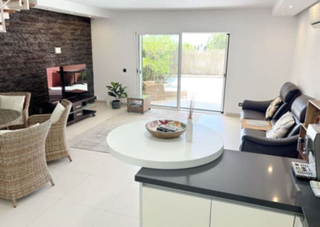 3 soveværelse Byhus til salg i Benalmadena med swimmingpool - € 477.000 (Ref: 9132159)