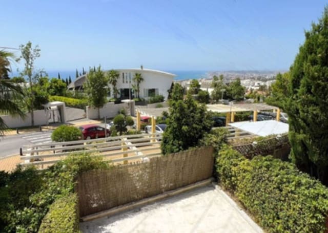 3 soveværelse Byhus til salg i Benalmádena med swimmingpool - € 477.000 (Ref: 9132159)