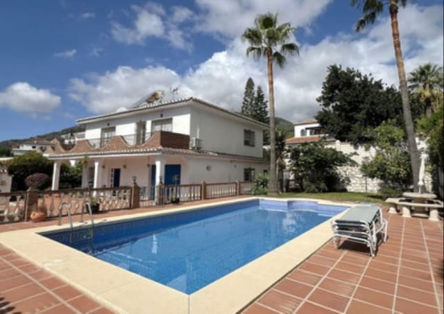 5 Zimmer Villa zu verkaufen in Mijas mit Pool Garage - 788.000 € (Ref: 9421816)