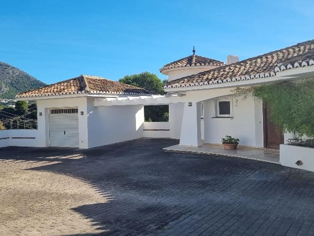 4 makuuhuone Huvila myytävänä paikassa Mijas mukana uima-altaan - 1 550 000 € (Ref: 9485121)