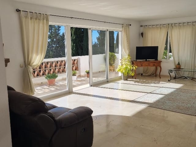 4 makuuhuone Huvila myytävänä paikassa Mijas mukana uima-altaan - 1 550 000 € (Ref: 9485121)