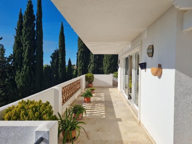 4 makuuhuone Huvila myytävänä paikassa Mijas mukana uima-altaan - 1 550 000 € (Ref: 9485121)