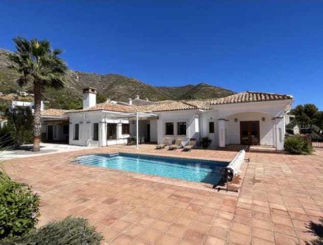 4 bedroom Villa for sale in Mijas pueblo, Mijas with pool garage - € 1,300,000 (Ref: 9485123)