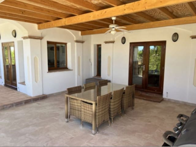 4 bedroom Villa for sale in Mijas with pool garage - € 1,300,000 (Ref: 9485123)