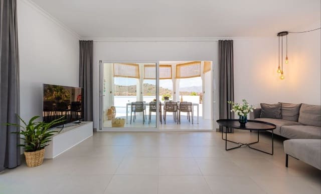 6 soverom Villa til salgs i Mijas Costa med svømmebasseng - € 1 390 000 (Ref: 9542976)