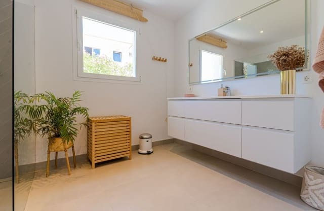 6 soverom Villa til salgs i Mijas Costa med svømmebasseng - € 1 390 000 (Ref: 9542976)