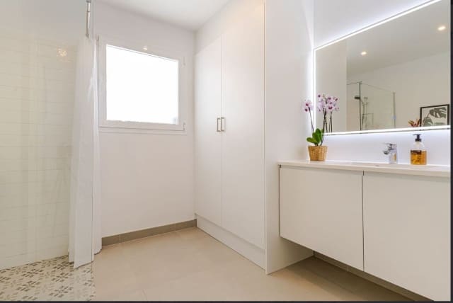 6 soverom Villa til salgs i Mijas Costa med svømmebasseng - € 1 390 000 (Ref: 9542976)