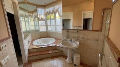 6 bedroom Villa for sale in Mijas with pool - € 2,950,000 (Ref: 9547498)