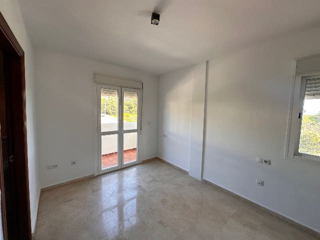 4 soveværelse Villa til salg i Benalmadena med swimmingpool - € 510.000 (Ref: 9643694)