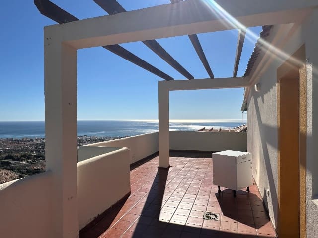 4 soveværelse Villa til salg i Benalmadena med swimmingpool - € 510.000 (Ref: 9643694)