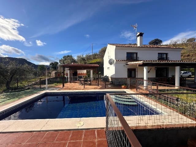 6 bedroom Finca/Country House for sale in Colmenar with pool - € 430,000 (Ref: 9647547)