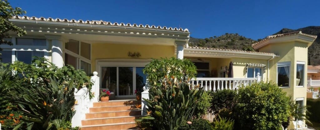 6 bedroom Villa for sale in Mijas with pool - € 2,958,500 (Ref: 9700384)
