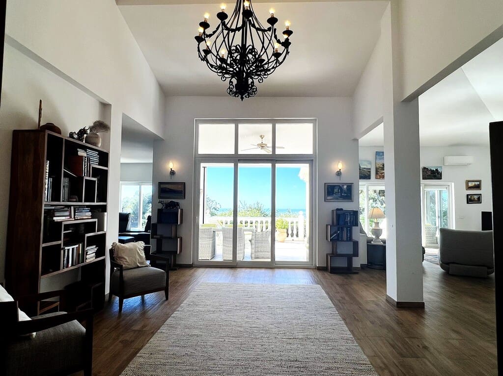 6 bedroom Villa for sale in Mijas with pool - € 2,958,500 (Ref: 9700384)