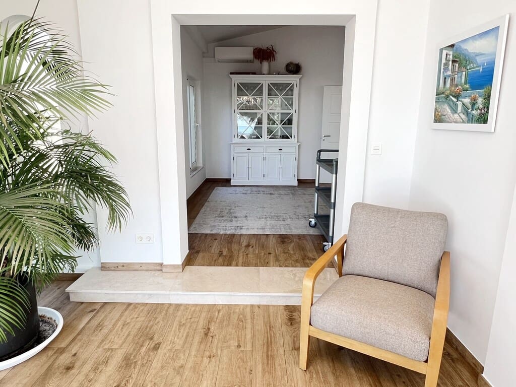 6 bedroom Villa for sale in Mijas with pool - € 2,958,500 (Ref: 9700384)