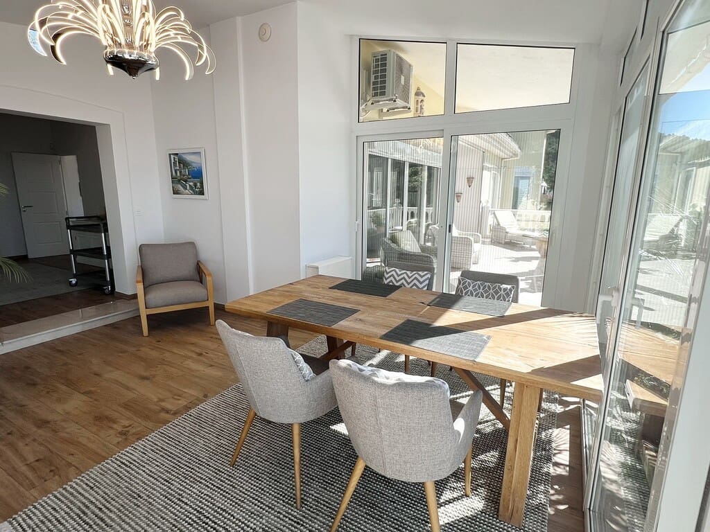 6 bedroom Villa for sale in Mijas with pool - € 2,958,500 (Ref: 9700384)