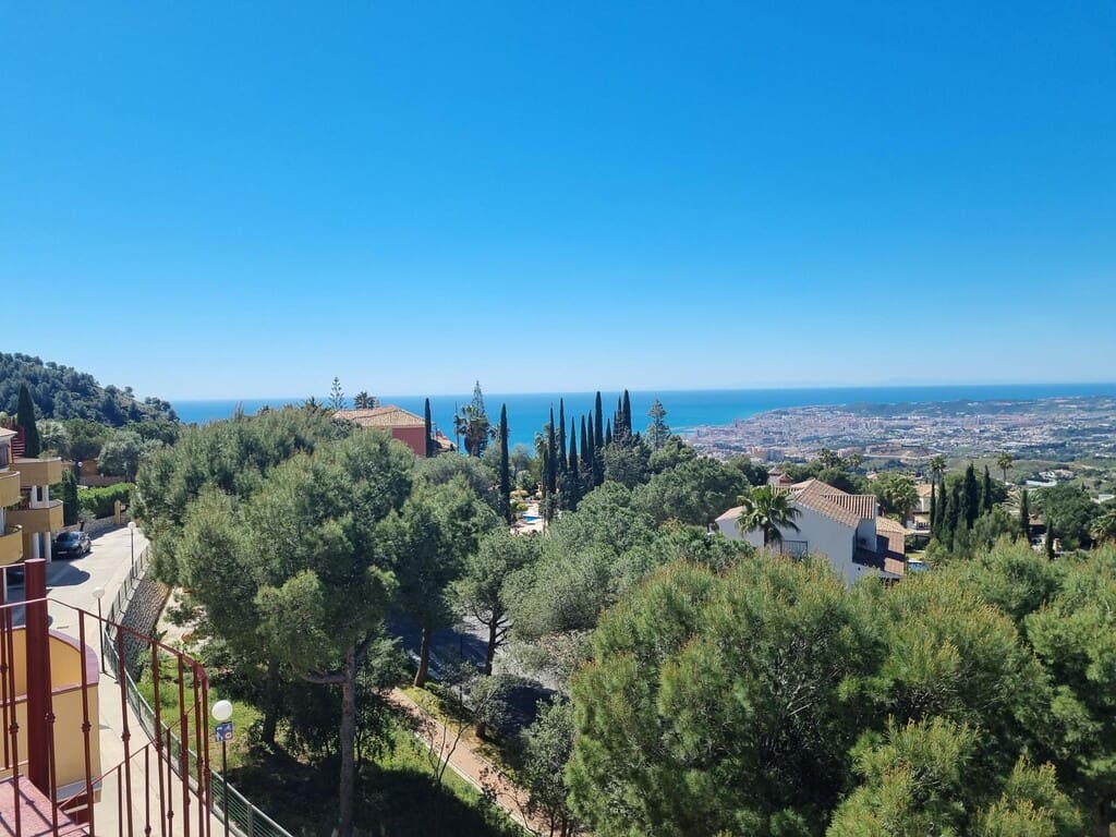 3 bedroom Townhouse for sale in Mijas with pool garage - € 545,000 (Ref: 9772771)