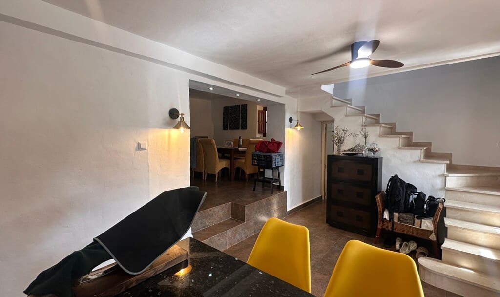 4 chambre Finca/Maison de Campagne à vendre à Almogia avec garage - 420 000 € (Ref: 9788183)