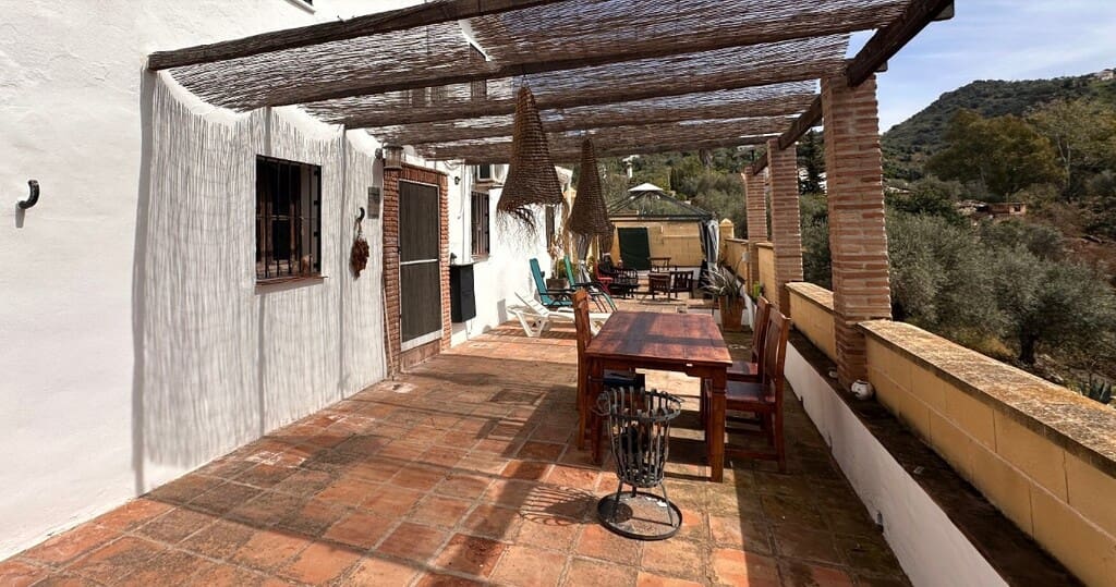 4 chambre Finca/Maison de Campagne à vendre à Almogia avec garage - 420 000 € (Ref: 9788183)