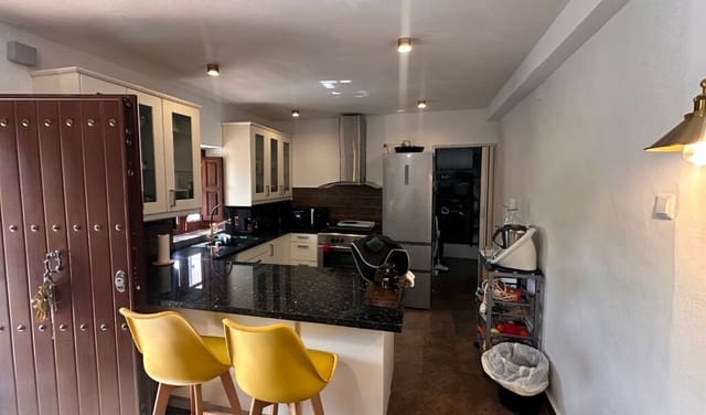 4 chambre Finca/Maison de Campagne à vendre à Almogía avec garage - 420 000 € (Ref: 9788183)