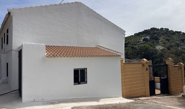 4 chambre Finca/Maison de Campagne à vendre à Almogía avec garage - 420 000 € (Ref: 9788183)