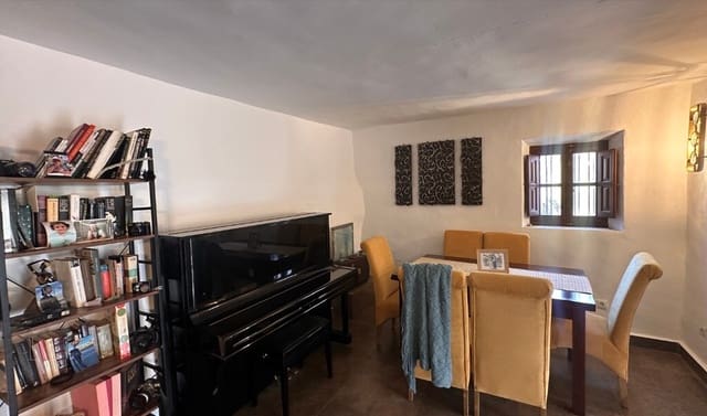 4 chambre Finca/Maison de Campagne à vendre à Almogía avec garage - 420 000 € (Ref: 9788183)