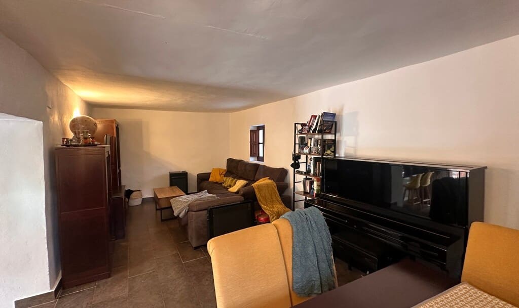 4 chambre Finca/Maison de Campagne à vendre à Almogia avec garage - 420 000 € (Ref: 9788183)