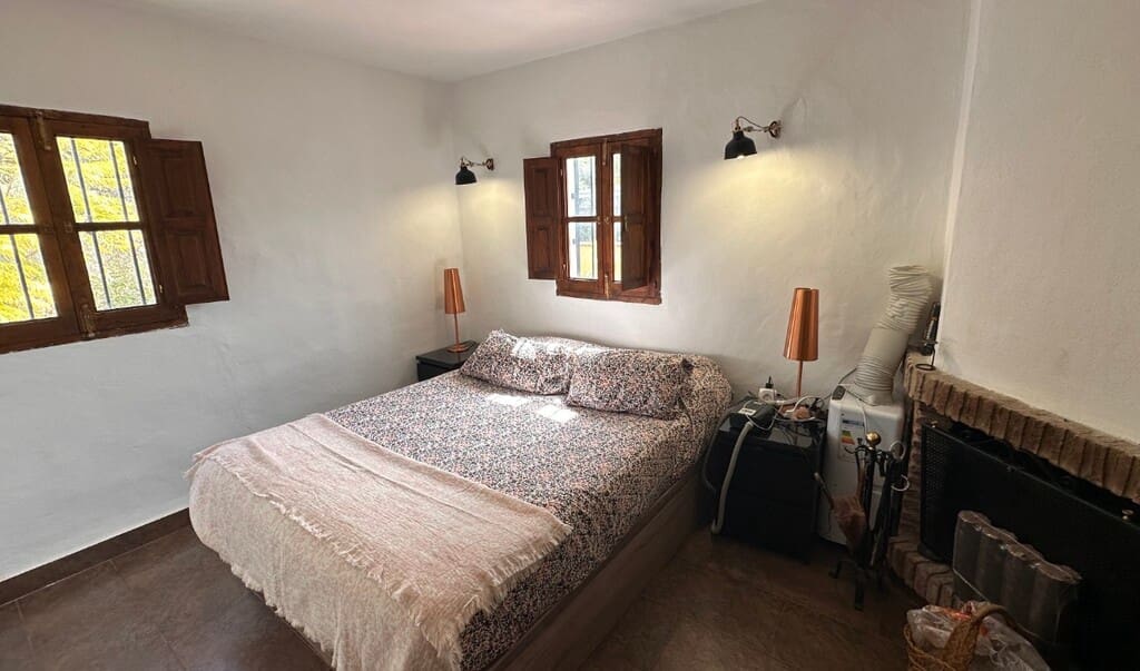 4 chambre Finca/Maison de Campagne à vendre à Almogia avec garage - 420 000 € (Ref: 9788183)