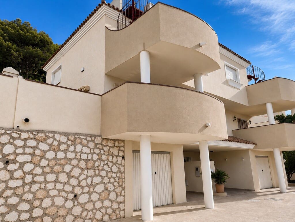 3 bedroom Townhouse for sale in Mijas with pool garage - € 545,000 (Ref: 9828765)