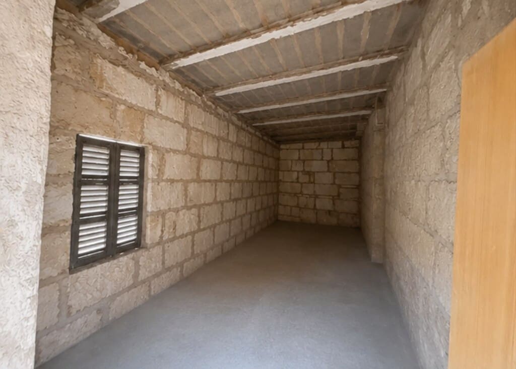 Commercial for sale in Manacor - € 398,000 (Ref: 10035051)