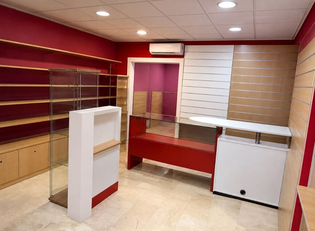 Commercial for sale in Manacor - € 398,000 (Ref: 10035051)